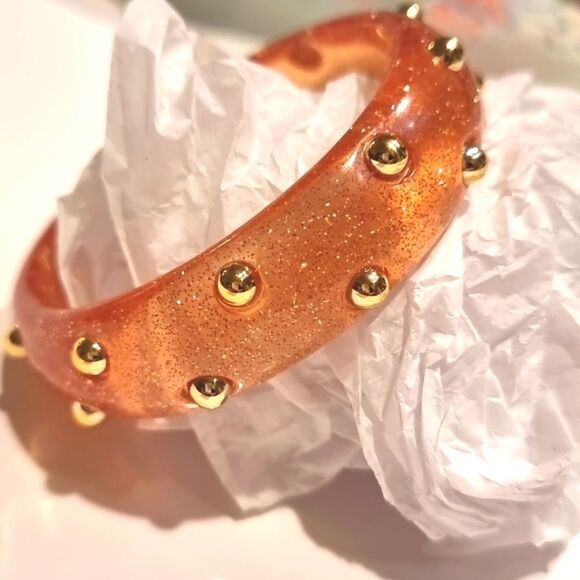 New FREE PEOPLE Pink Studded Resin Bangle Bracelet In Orange - Picture 5 of 8
